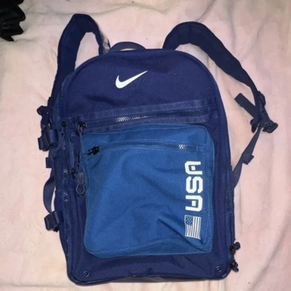 Nike USA Blue Backpack 18x12 Zip Closure Logo Adjustable Straps